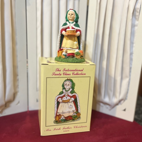 Mrs. Irish Father Xmas - Picture 3 of 3